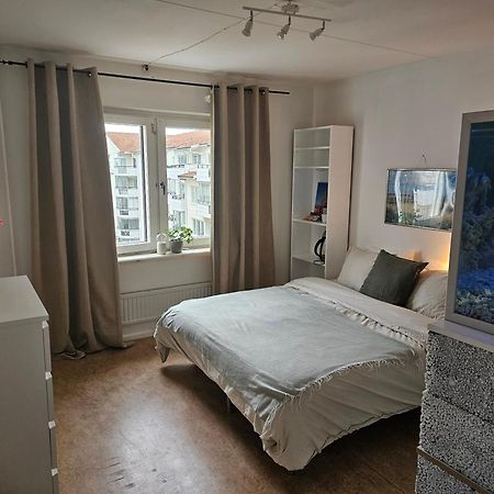 Central Room With Private Entrance And Ensuite Bathroom Stockholm Exterior foto